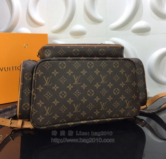 LV男包 M44658 路易威登Trio 雙肩包 Monogram 帆布包身搭配牛皮翻蓋 LV男後背包 LV老花雙肩背包  ydh3063